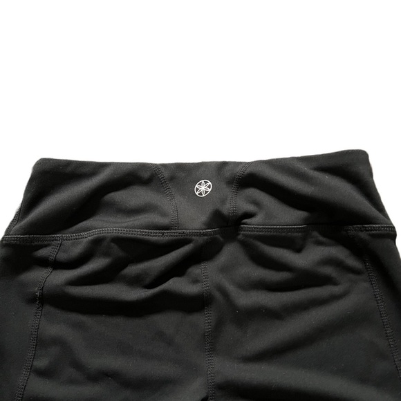 NWOT BLACK GAIAM LEGGING WITH MESH DETAILING SIZE EXTRA SMALL - Picture 4 of 5